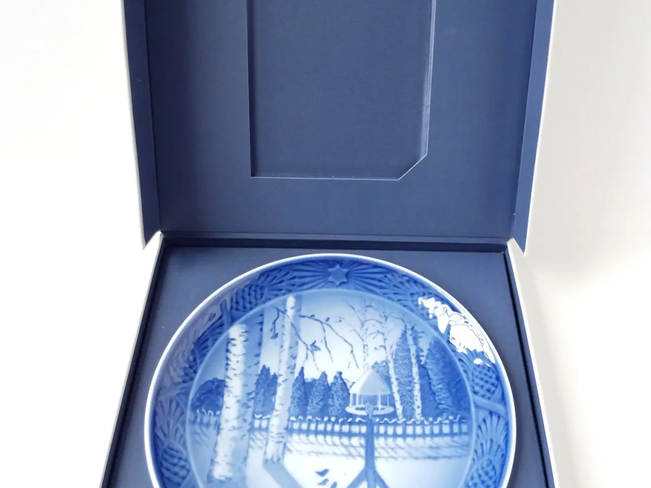 Billede 13 - Royal Copenhagen juleplatter 500,00 kr/stk.