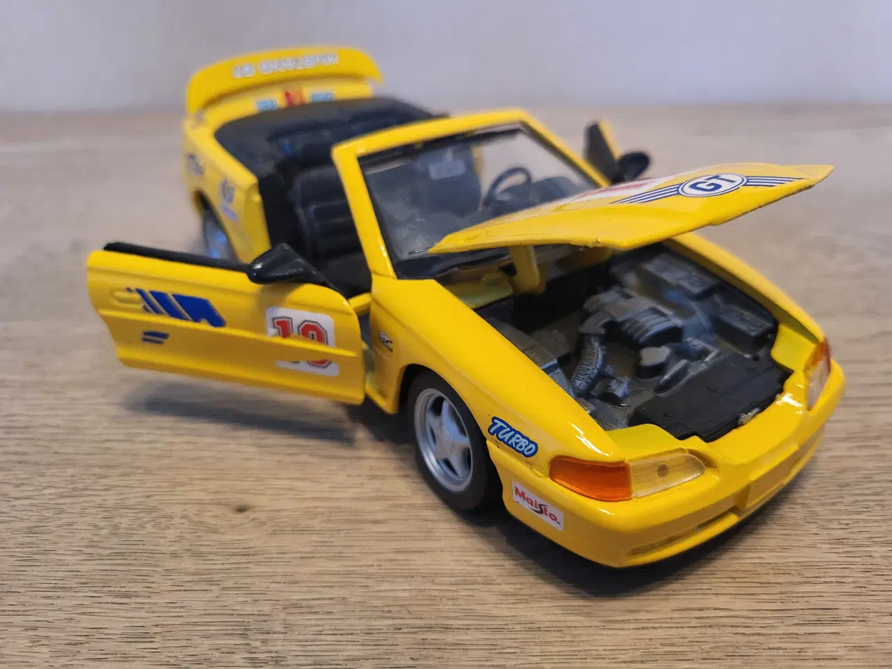 Billede 4 - Modelbil: Mustang GT 1994  Skala 1/24.