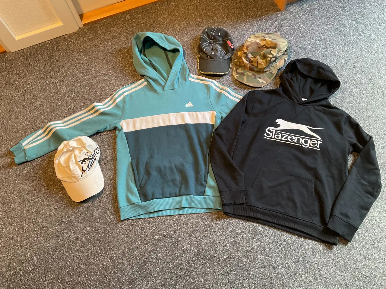 Billede 1 - Drengetøj: Hoodie 