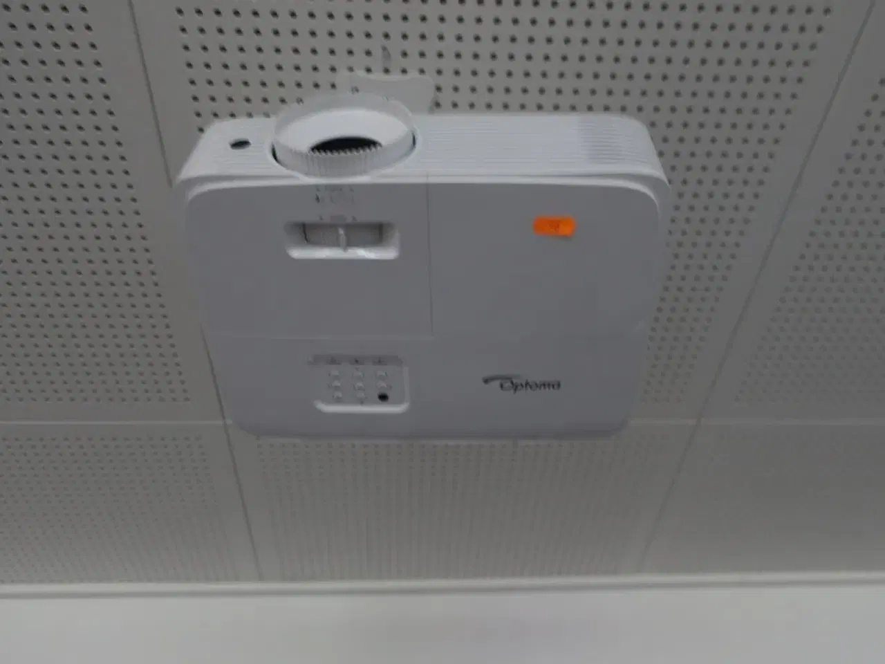 Billede 1 - Projektor OPTOMA samt projektor LUMERI
