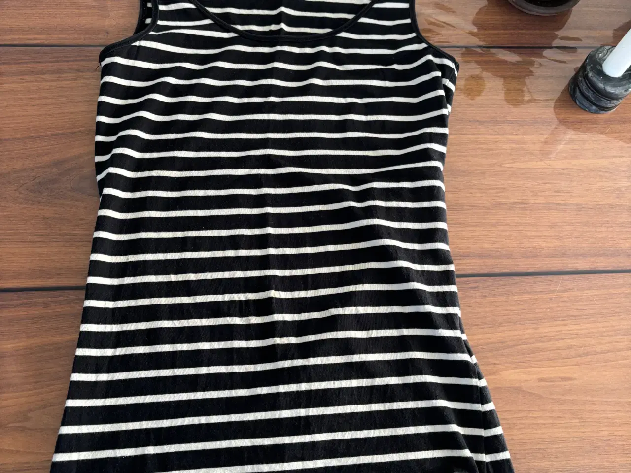 Billede 1 - Sort/hvid stribet top str m