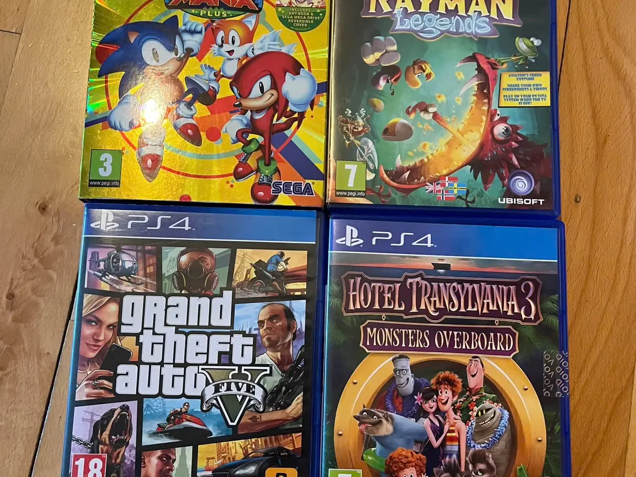 Billede 3 - 2 Headset, 4 ps4 spil og ps4 controller oplader.