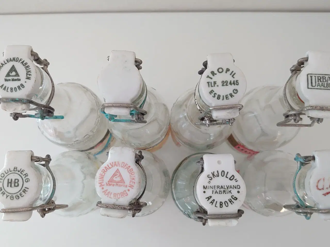 Billede 2 - 8 stk gamle patentflasker med etiketter.