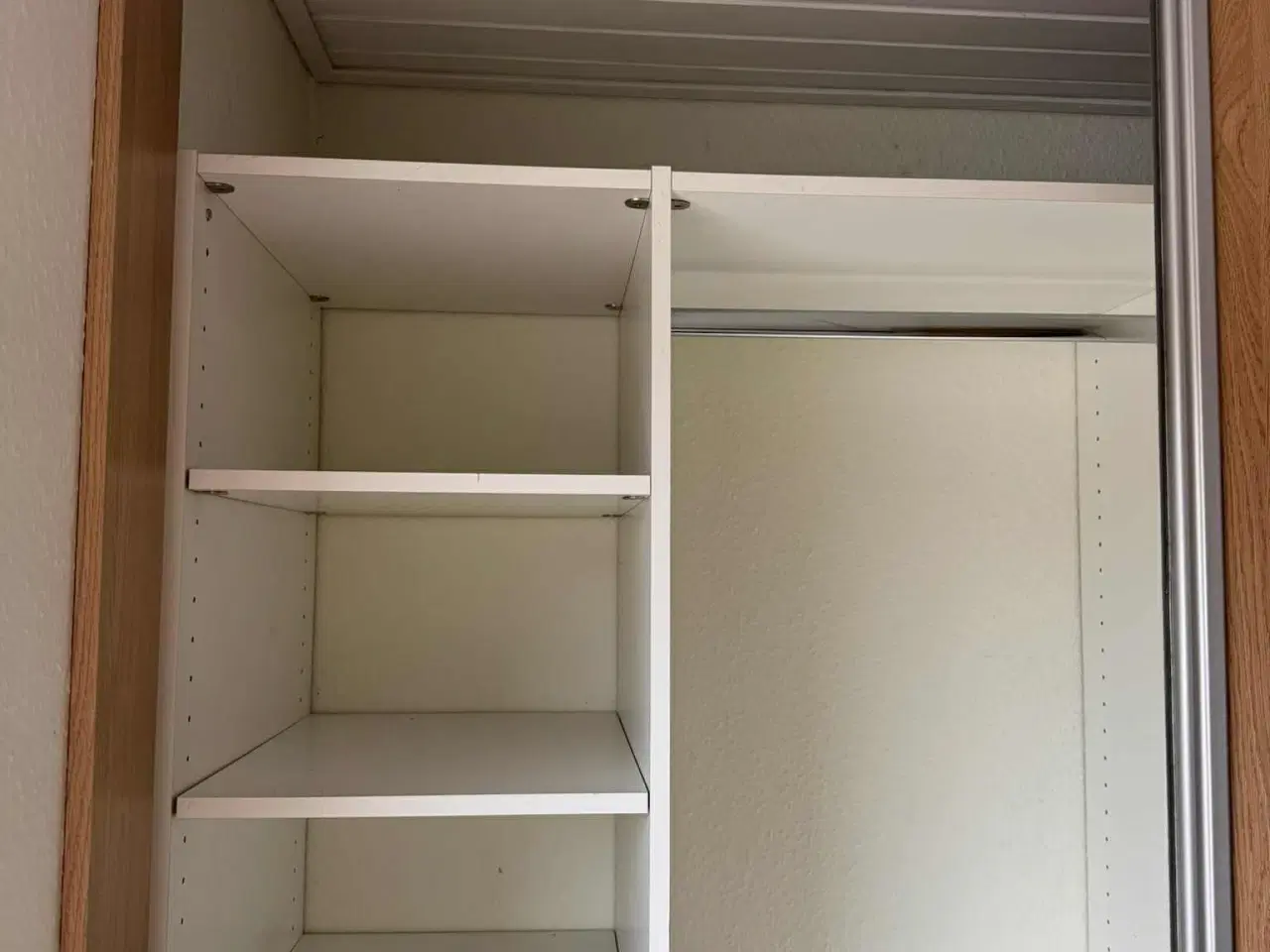 Billede 3 - Skab med skydelåger - 288cm