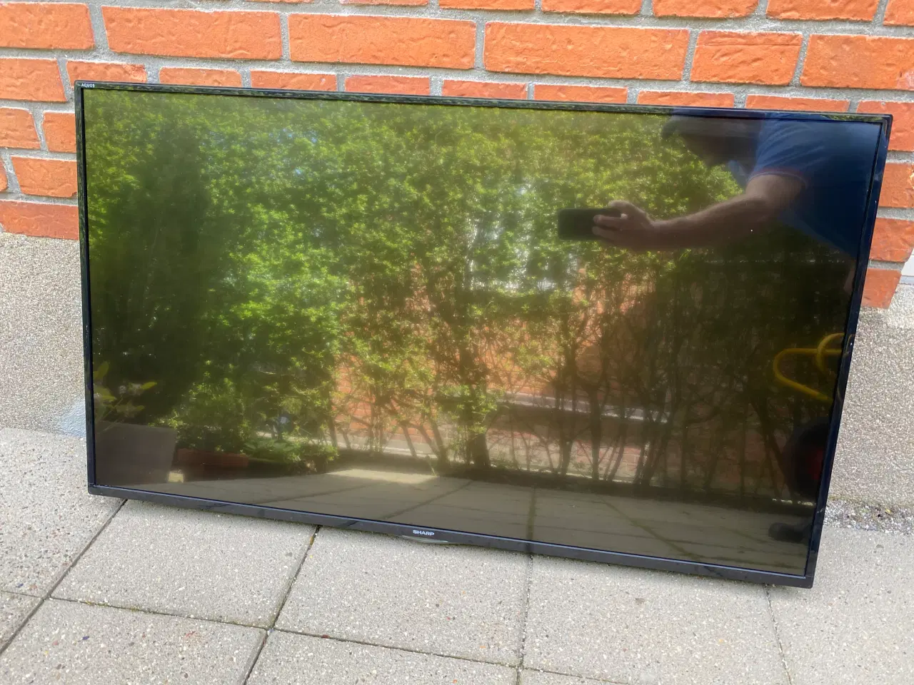 Billede 1 - LCD TV 43”, Sharp med fjernbetjening