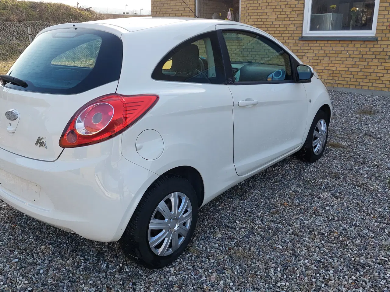 Billede 4 - NYSYNET FORD KA 1,2 MED LAVT KM. TAL