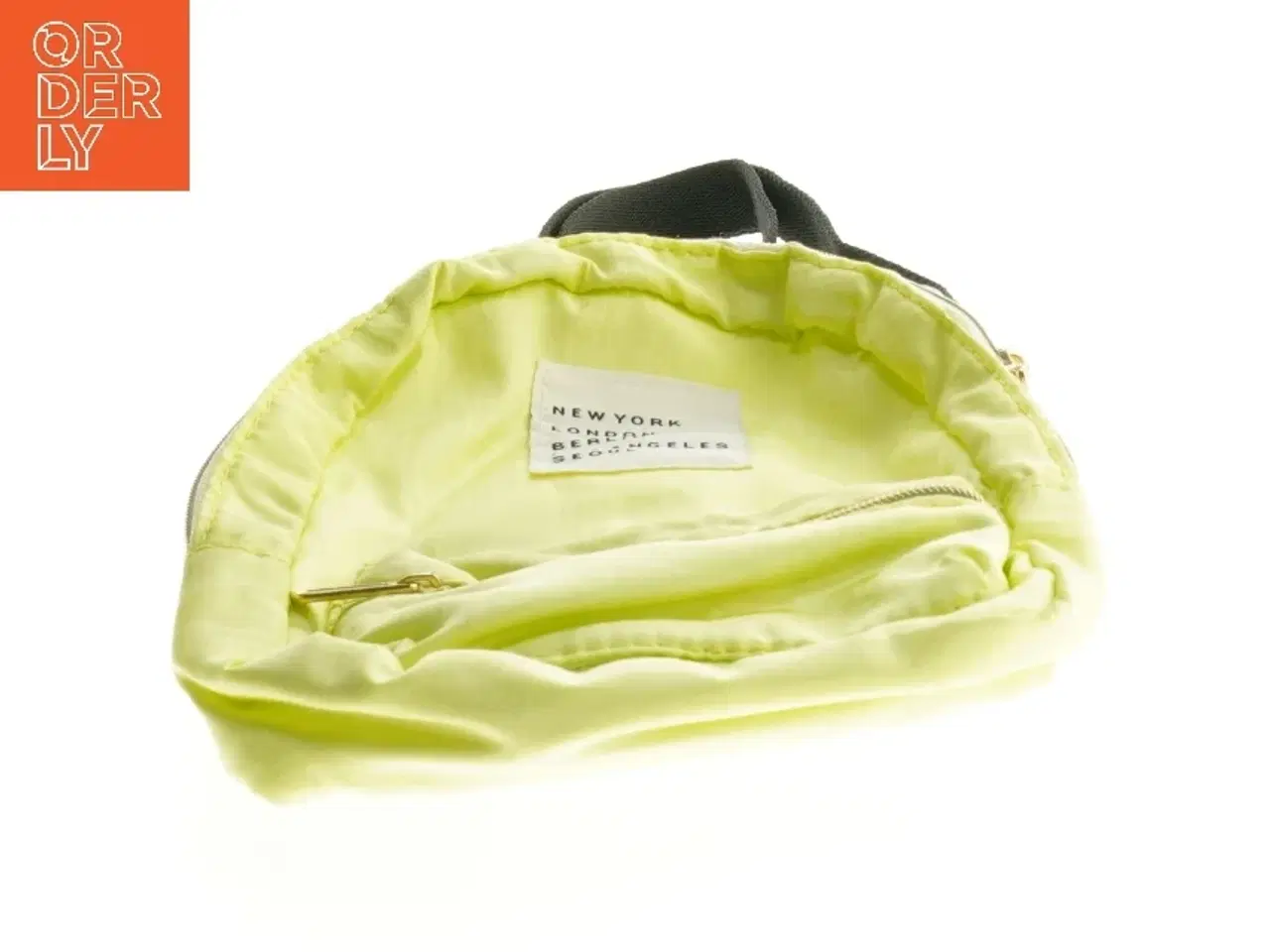 Billede 4 - Grøn bæltetaske fra H&M (str. 20 x 14 cm)