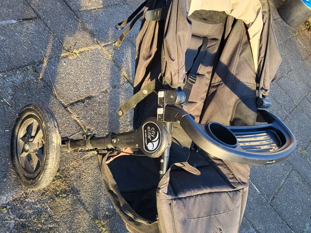 Billede 4 - Fin City Elite klapvogn fra Babyjogger sælges