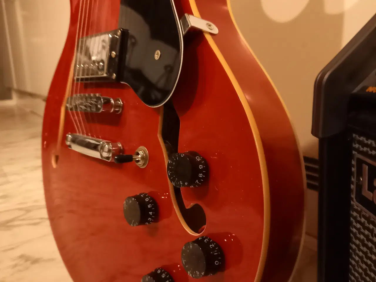 Billede 7 - Semiakustisk guitar med Laney forstærker. 