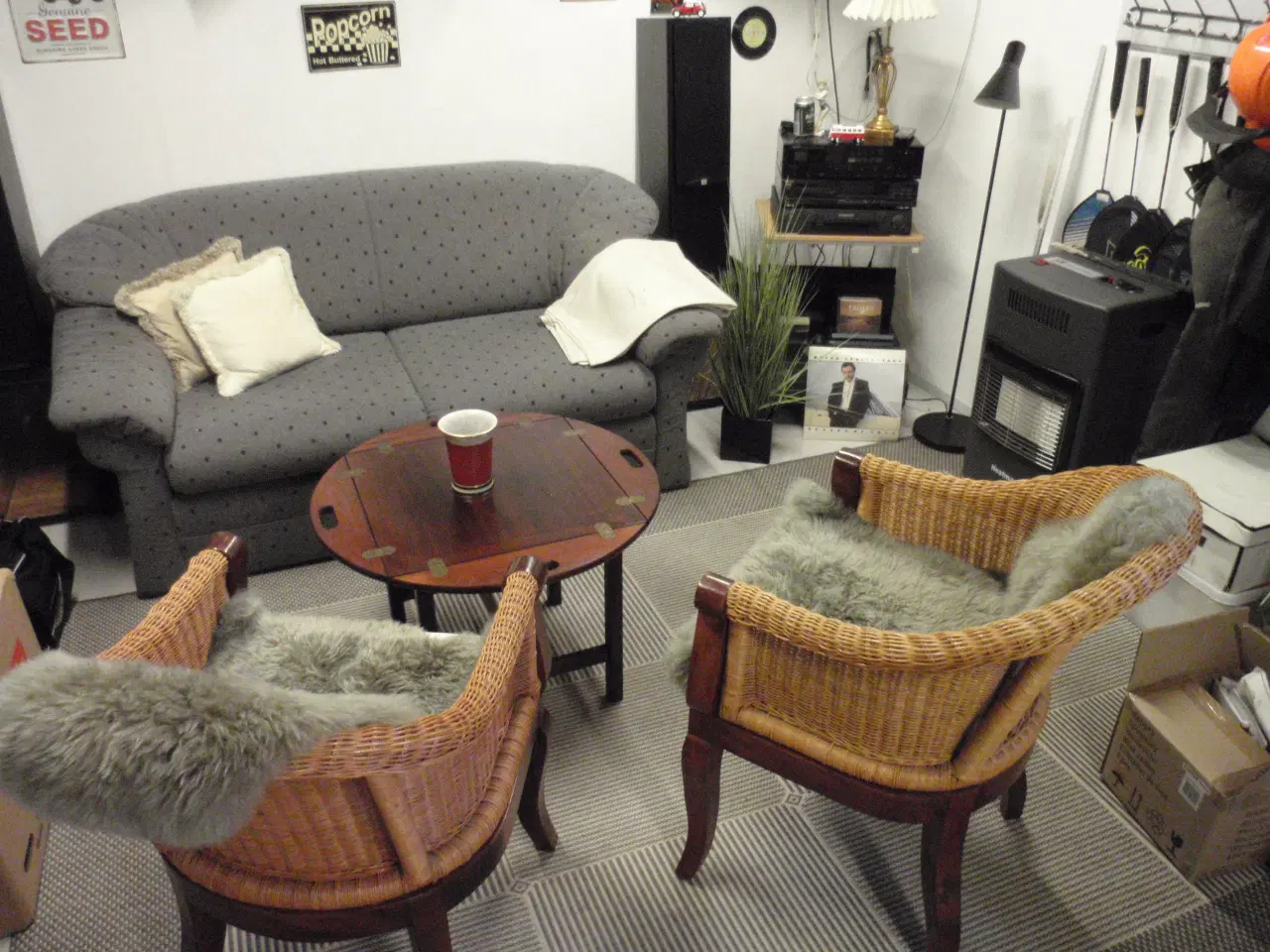 Billede 1 - Sovesofa, Bord, 2 Stole i flet. 