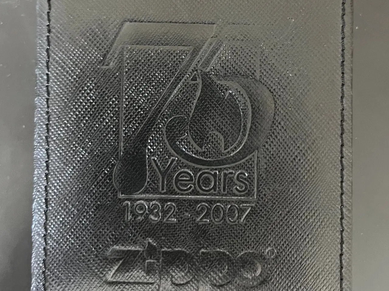 Billede 1 - Zippos 75 års jubilæums lighter  