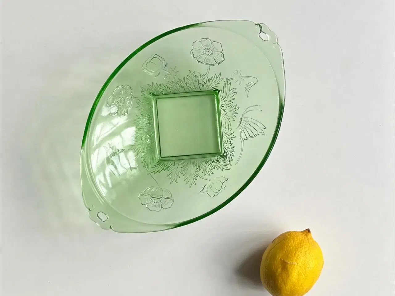 Billede 1 - Grøn glasskål m sommermotiv, oval, NB