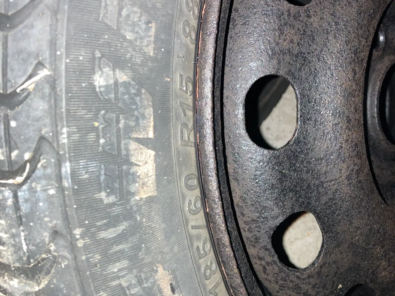 Billede 6 - 15 tommer stålfælge med vinterdæk til Mondeo