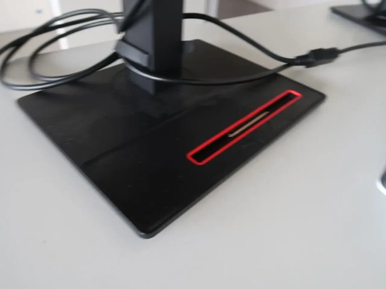 Billede 5 - Lenovo ThinkVision T24i-2L 23,8" skærm (sort)