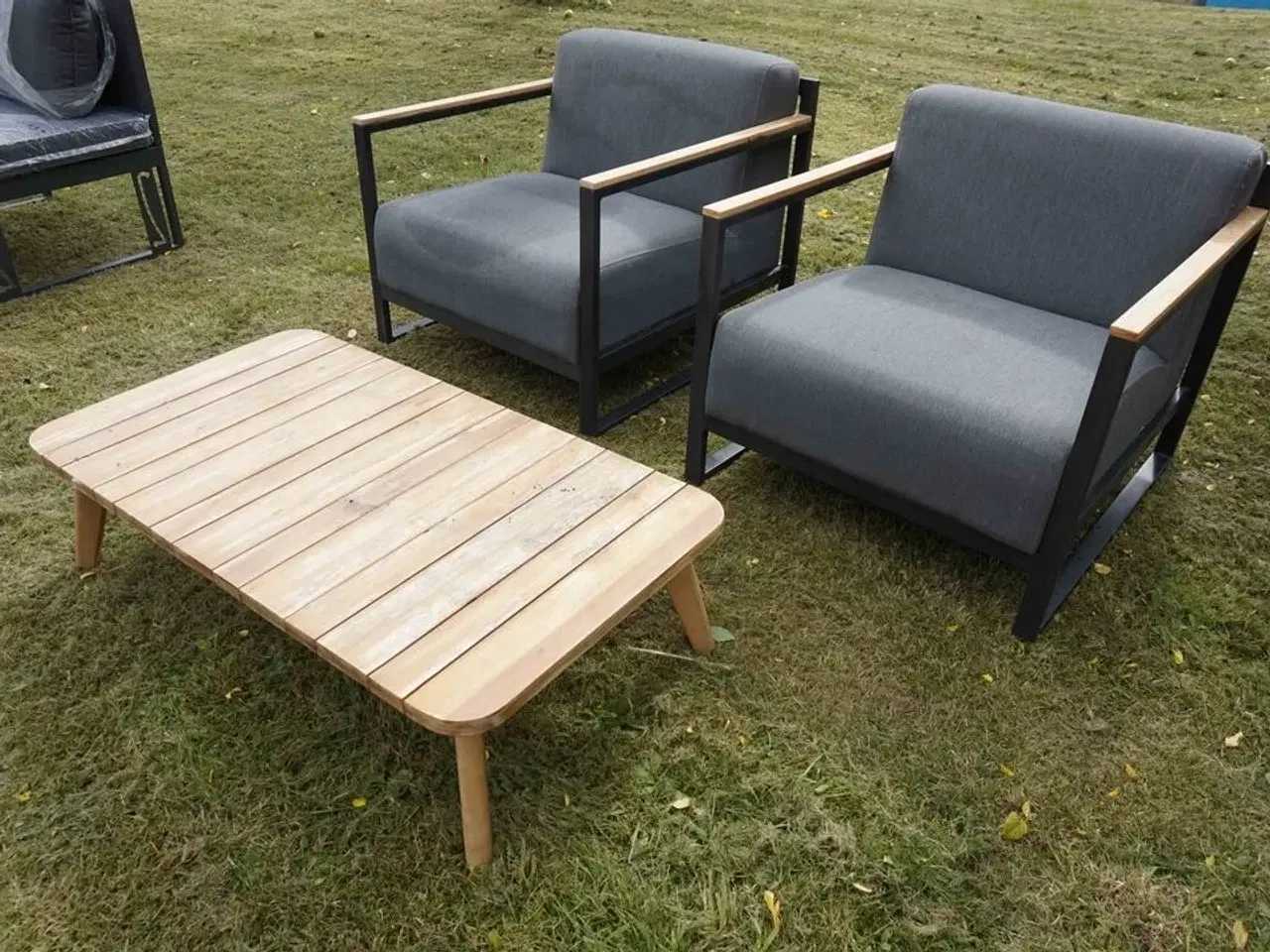 Billede 3 - 2 stk Loungestole med bord
