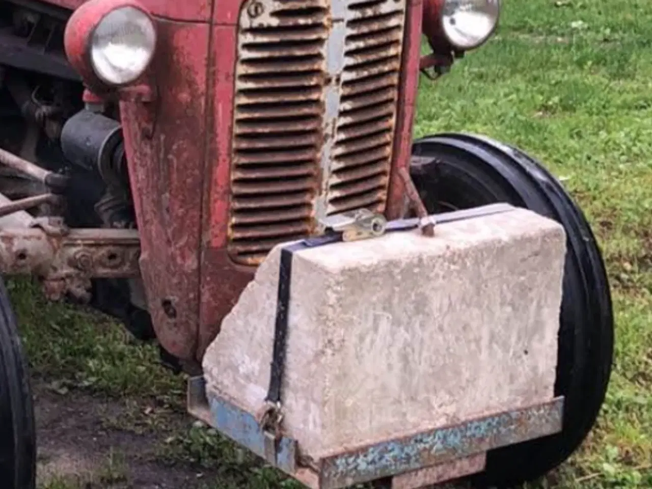 Billede 1 - Frontvægt til MF 35 - 135