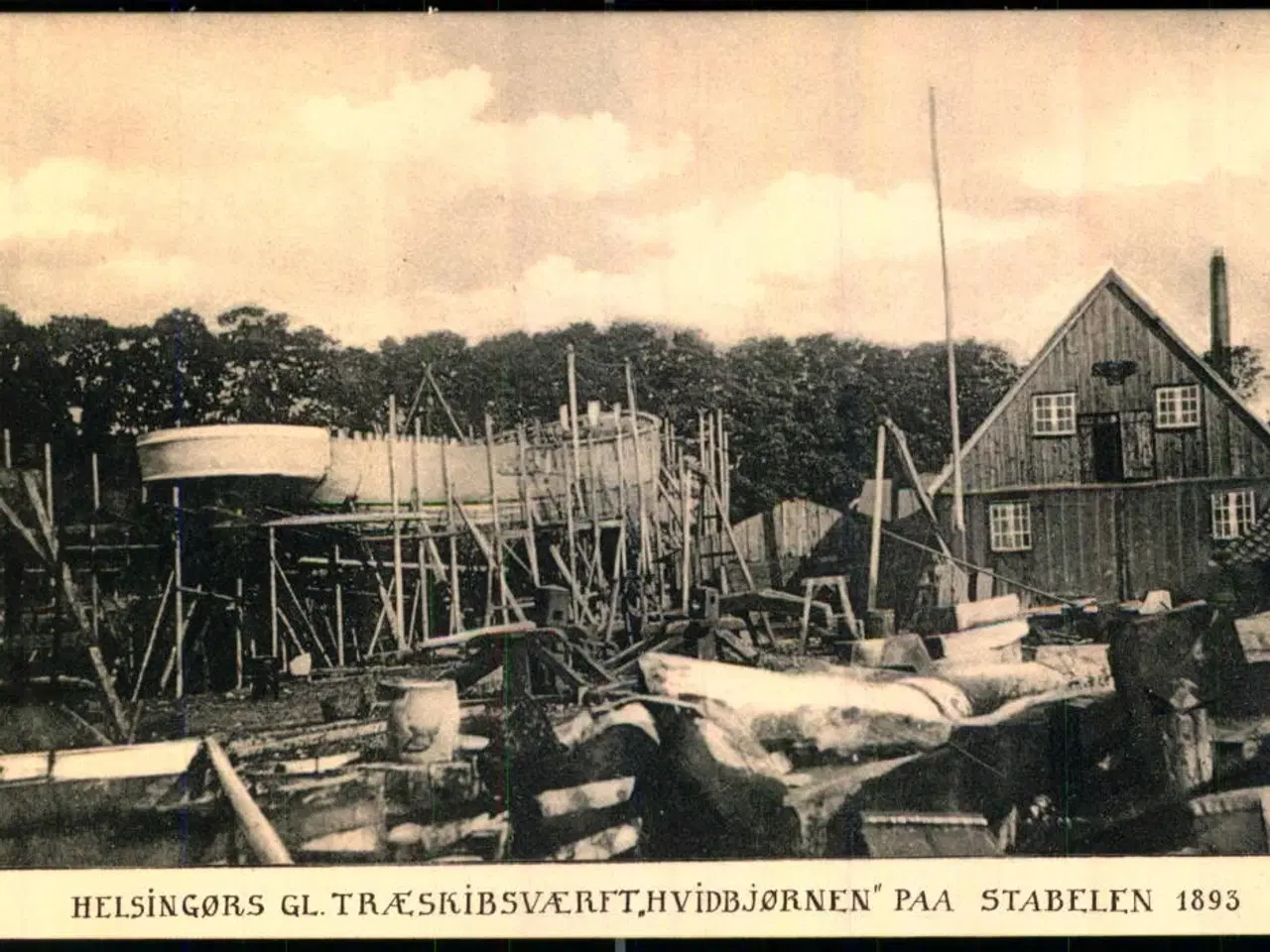 Billede 1 - Helsingørs Gl. Træskibsværft "Hvidbjørnen" paa Stablen 1893 - K. Nielsen 32 - Ubrugt