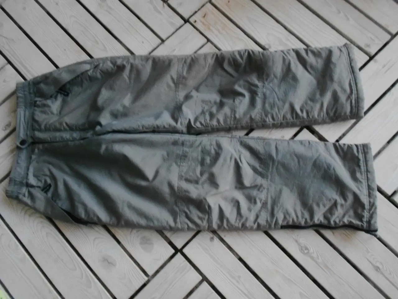 Billede 4 - Skibukser, Kilmanock str. 40