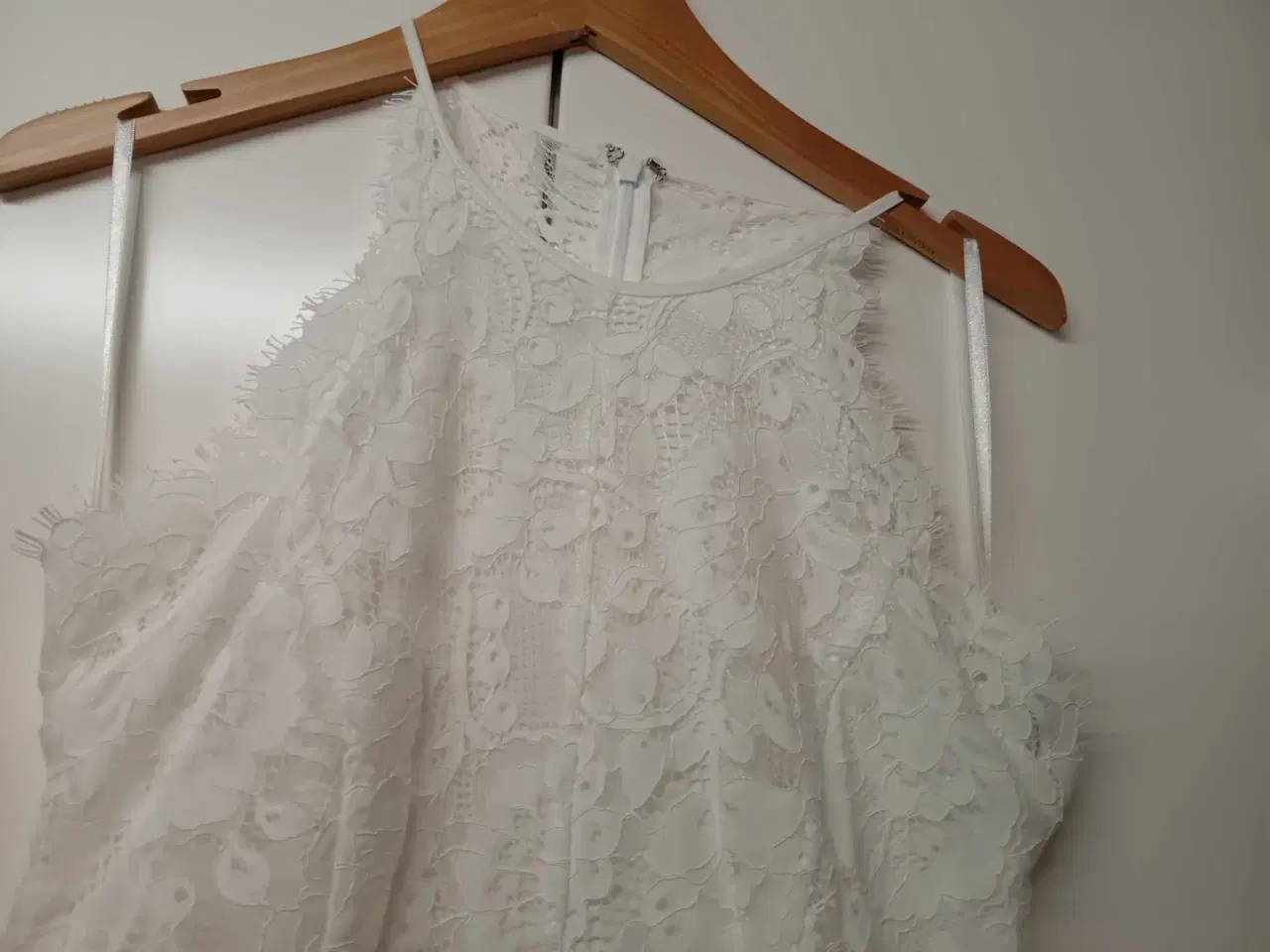 Billede 10 - Ny brudekjole str.40 fra asos bridal