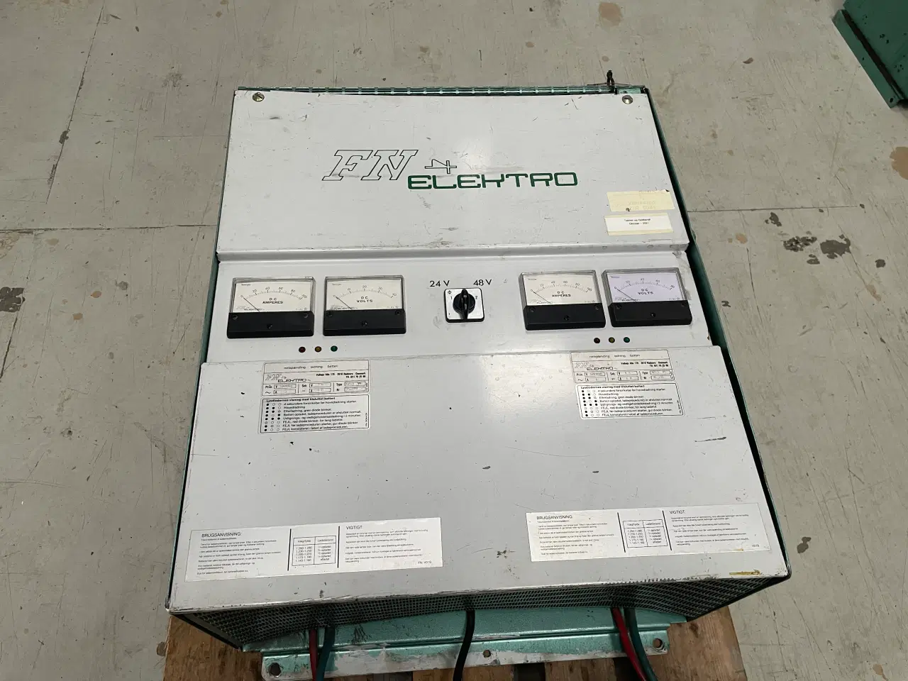 Billede 1 - F. N. Lader 24 / 48 volt