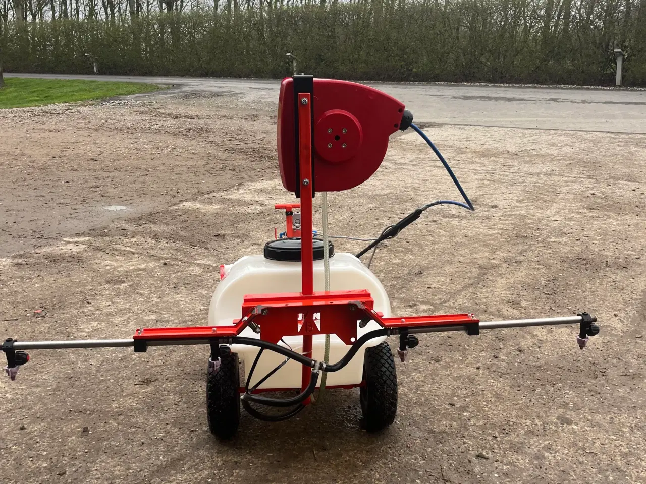 Billede 2 - Kuhn 75l minisprøjte til havetraktor