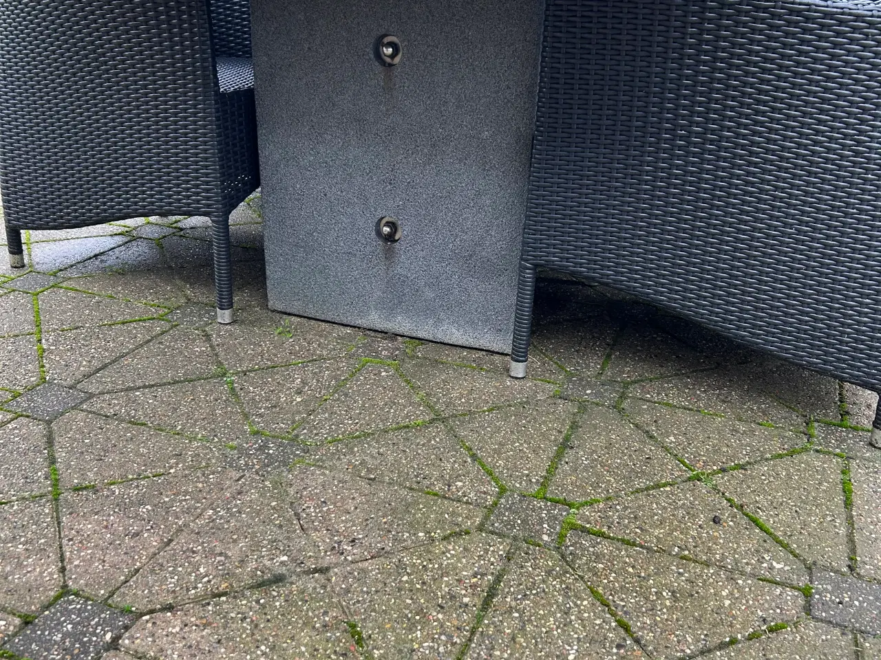 Billede 4 - Granit havebord med 8 stole + hynder