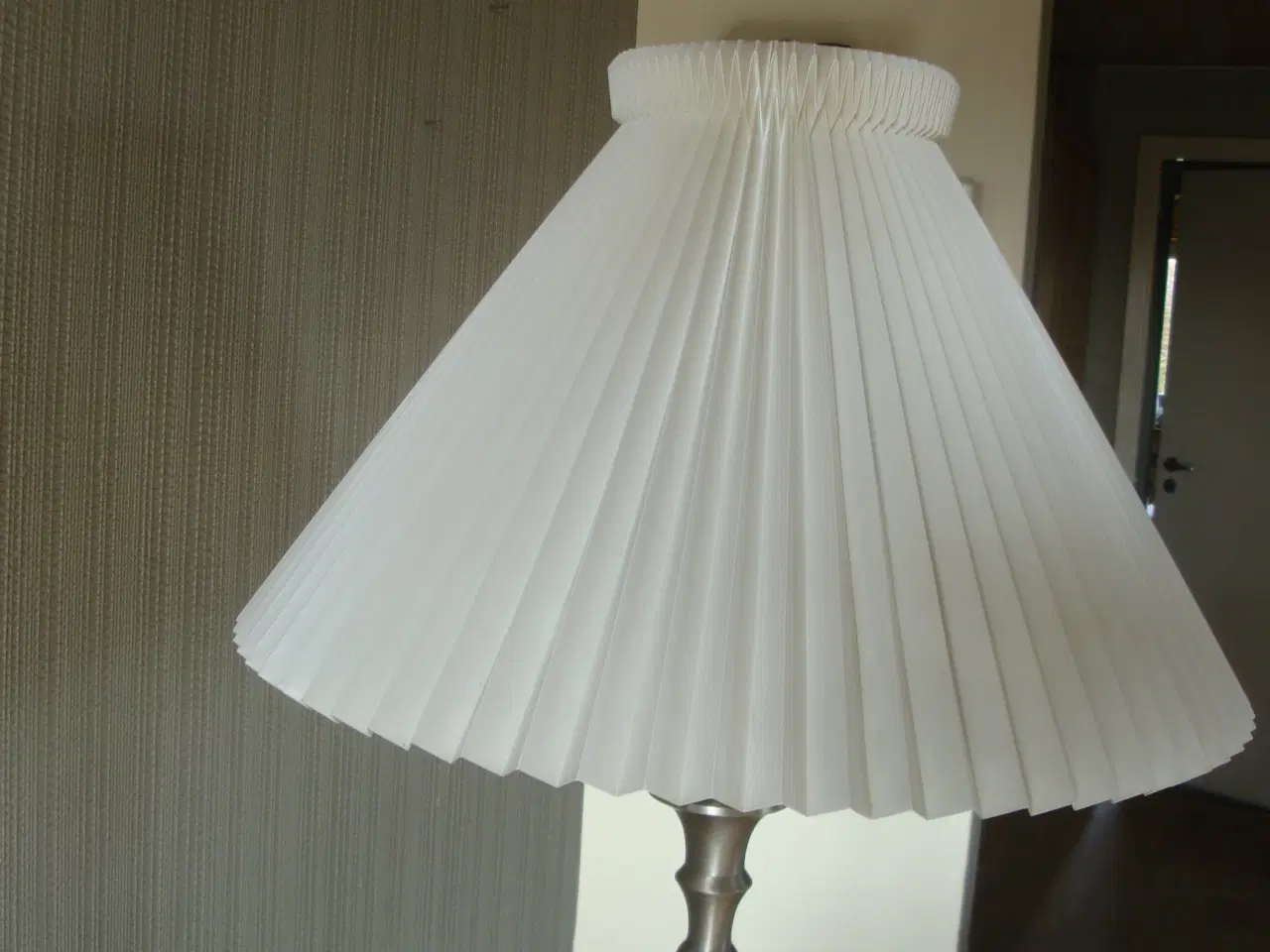 Billede 3 - Lene Bjerre bordlampe med Le Klint skærm