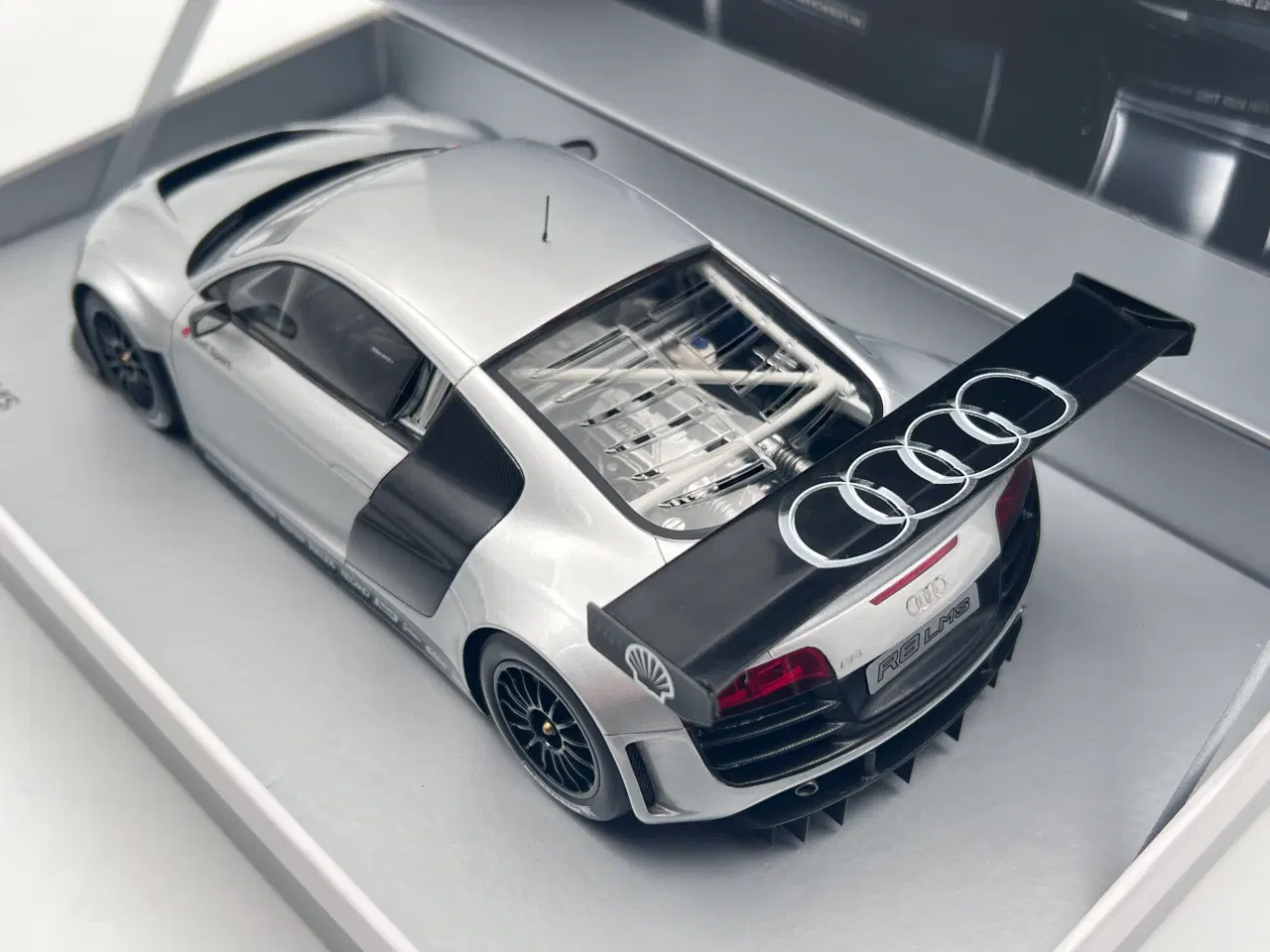 Billede 4 - 2009 Audi R8 LMS GT3 Presentation 1:18 