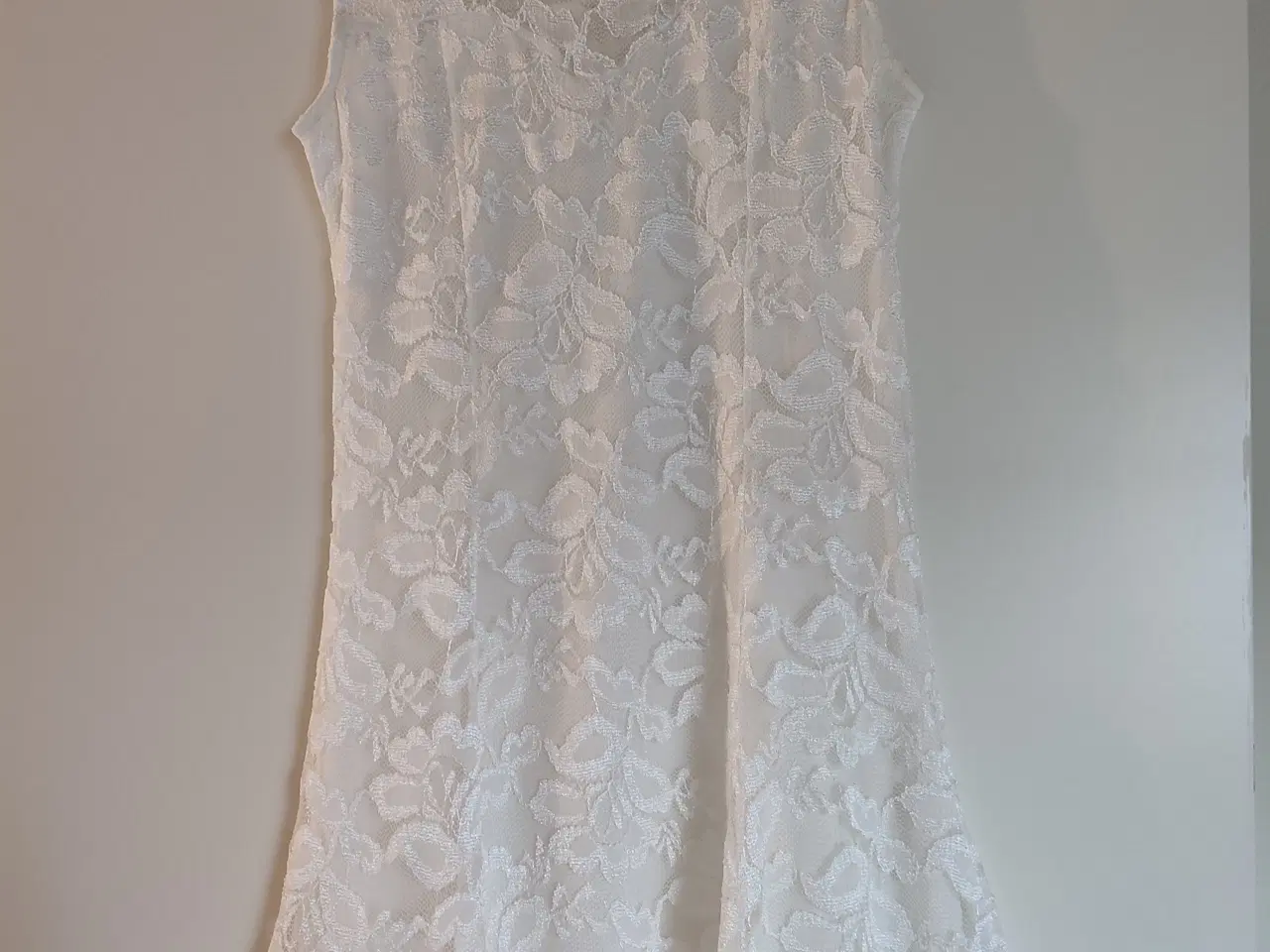 Billede 2 - Hvid kjole 