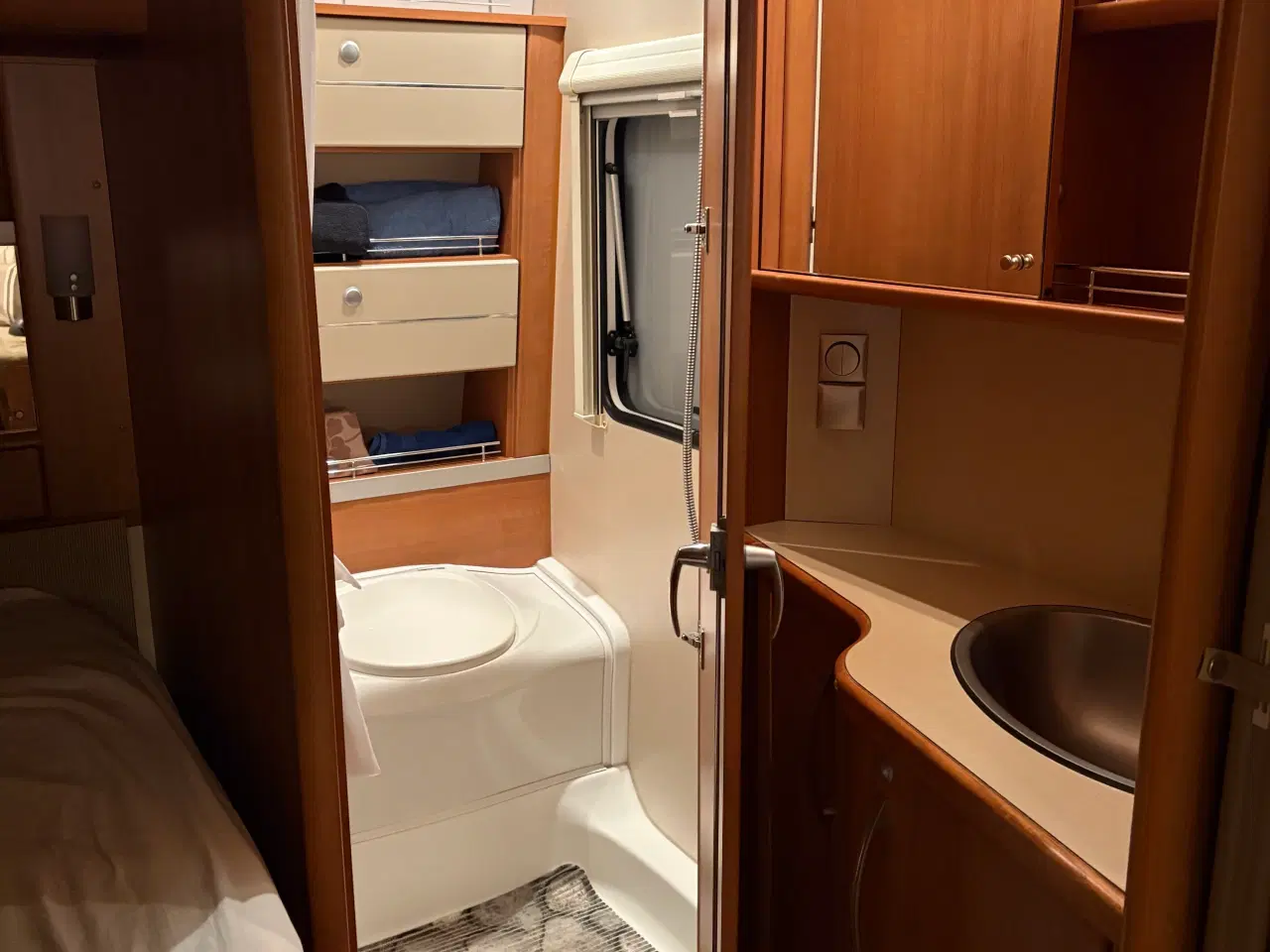 Billede 9 - Bred campingvogn 