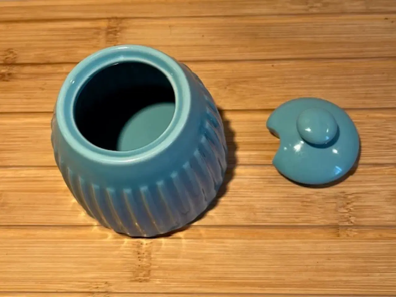 Billede 2 - Som ny! Ib Laursen Mynte sukkerskål i flot lyseblå