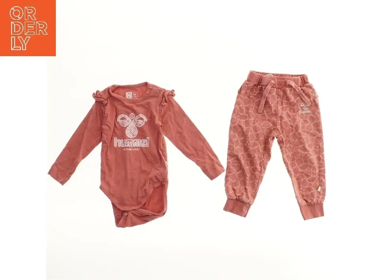 Billede 1 - Baby body og bukser sæt fra Hummel (str. 80)