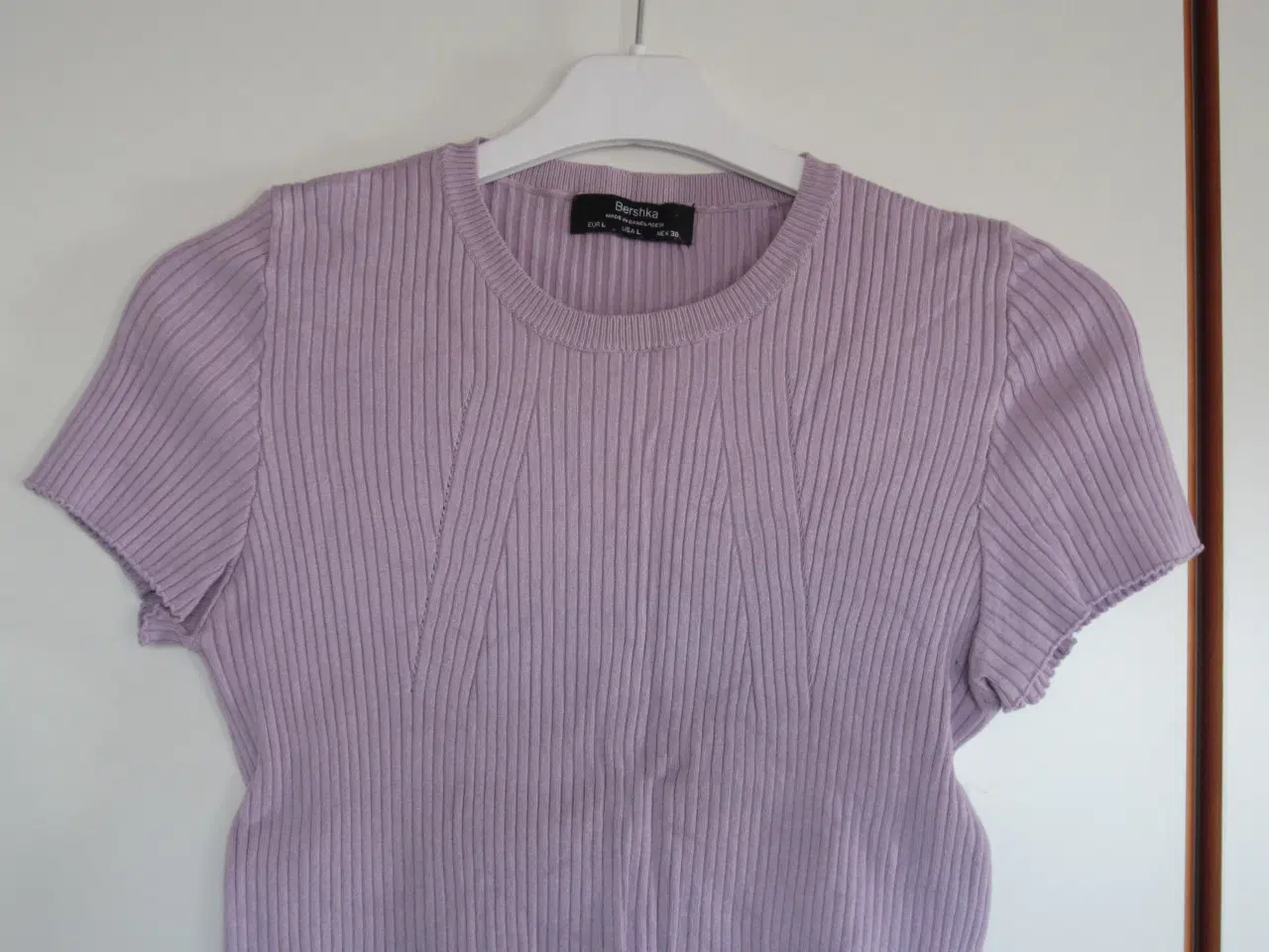 Billede 2 - Fin lys lilla bluse fra Bershka i str. L