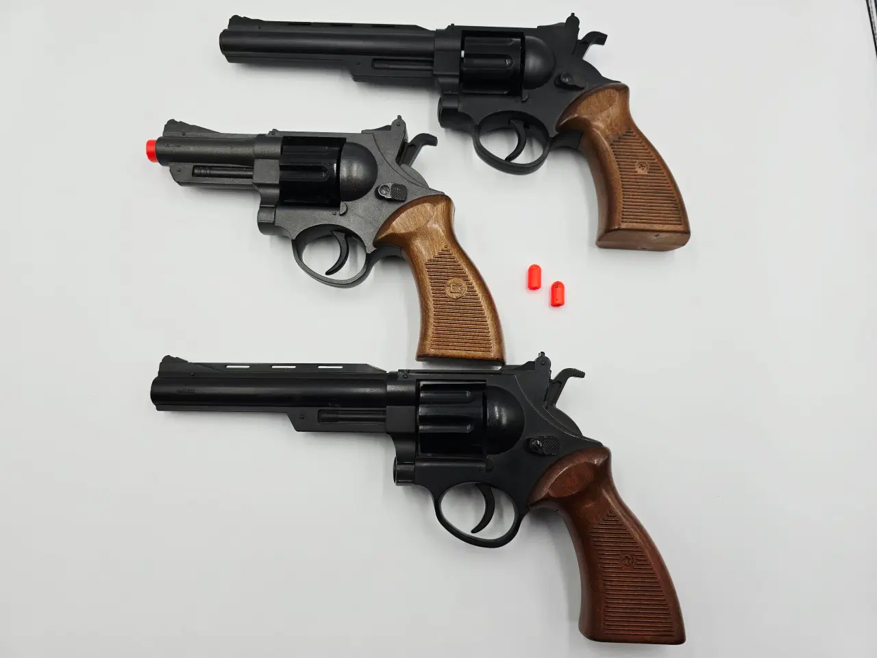 Billede 9 - 3 Stk. legetøjs pistoler der skyder røde propper