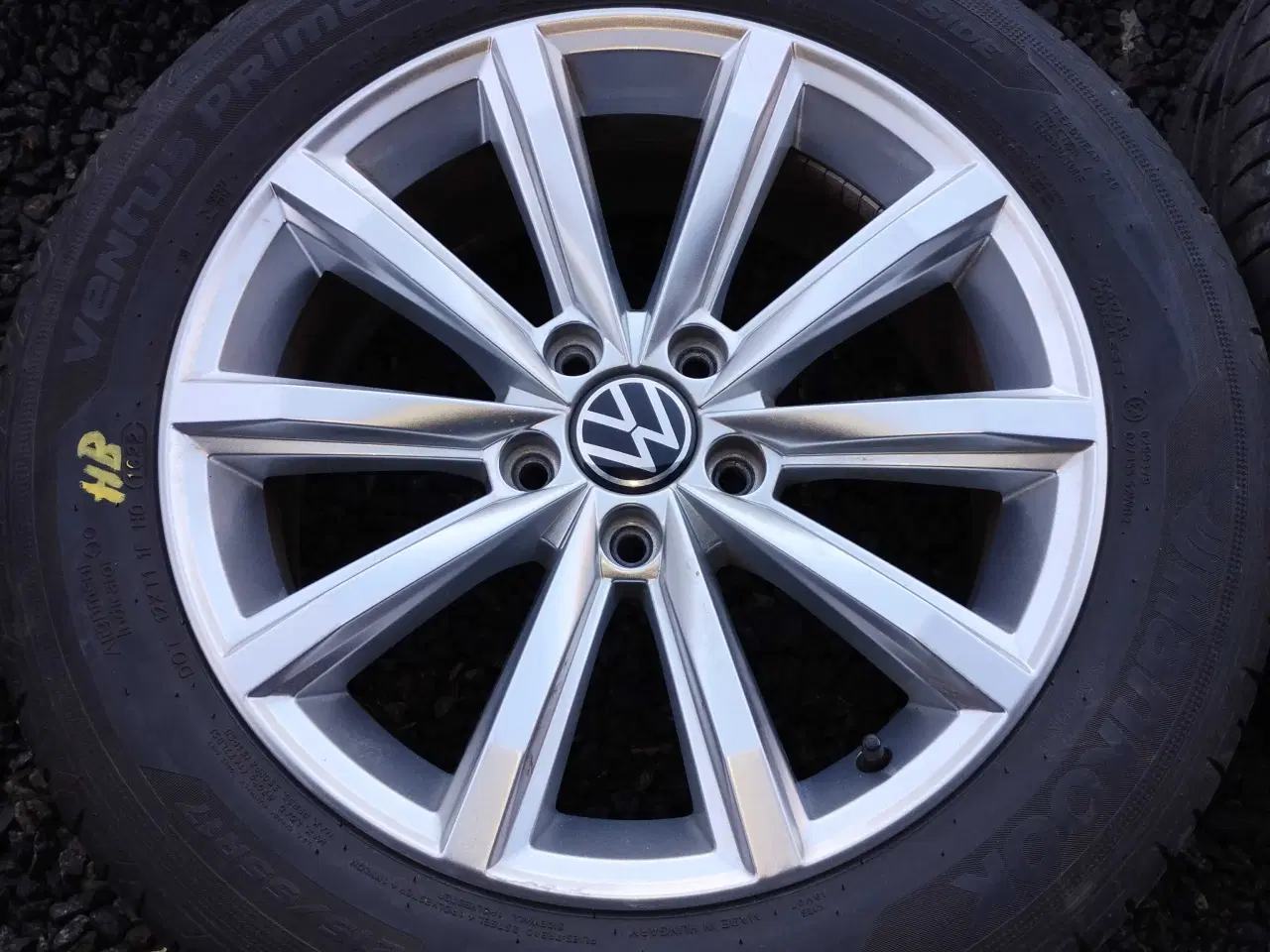 Billede 2 - VW 215/55 R17 Hankook