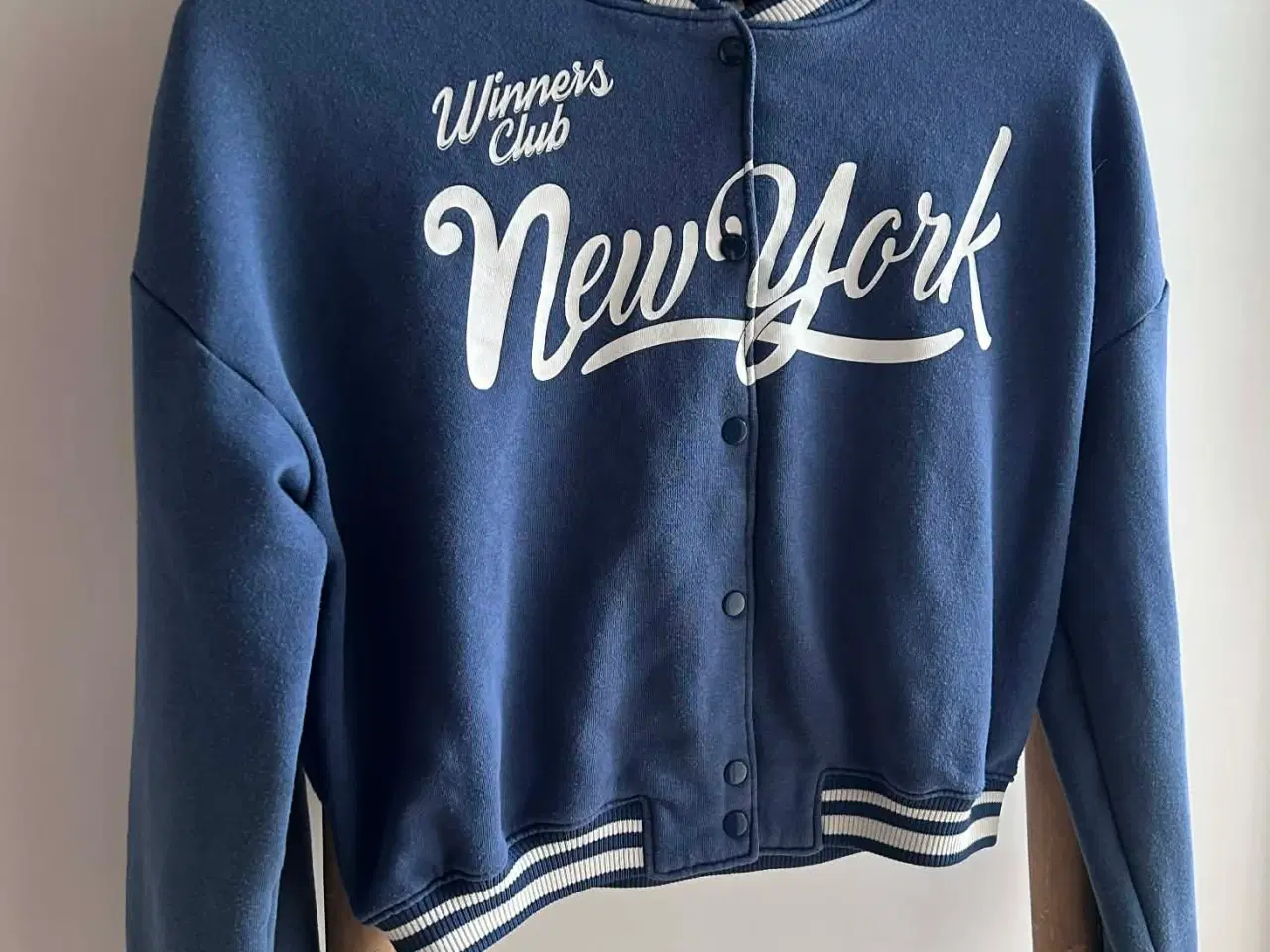 Billede 2 - Oversized baseballjakke, str. 146/152