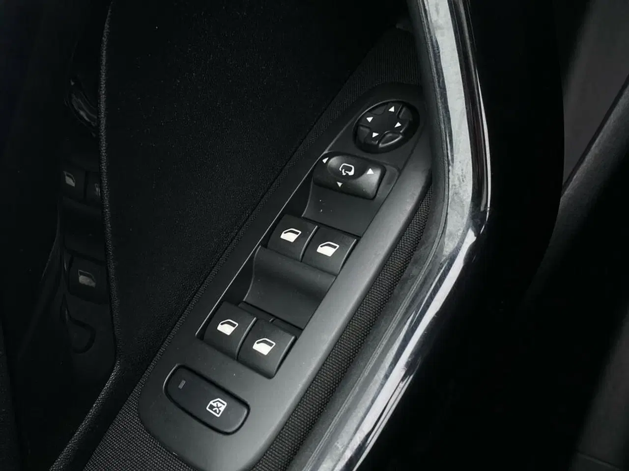 Billede 20 - Peugeot 208 1,6 BlueHDi Desire Sky 100HK 5d