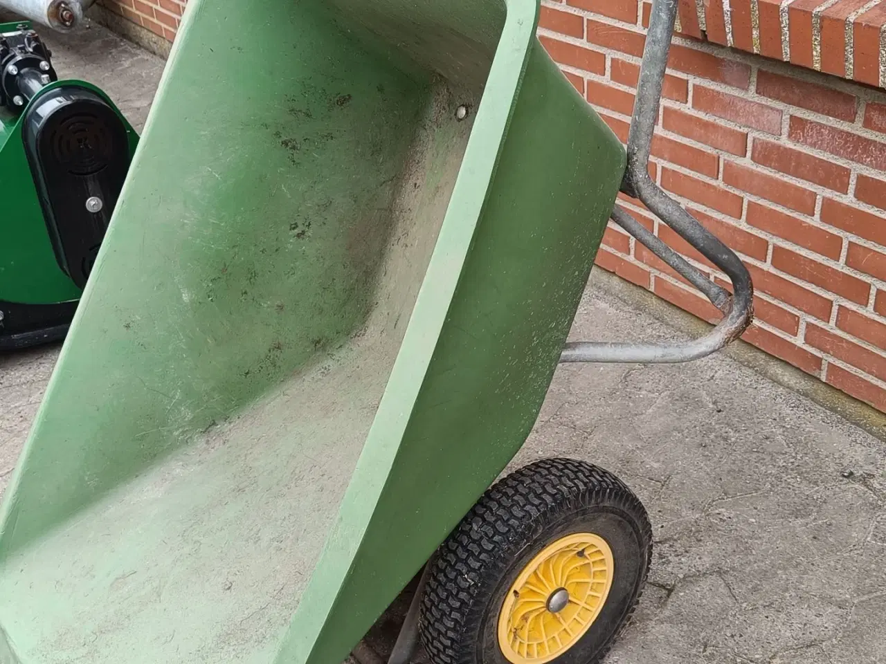 Billede 1 - - - - Staldkærre