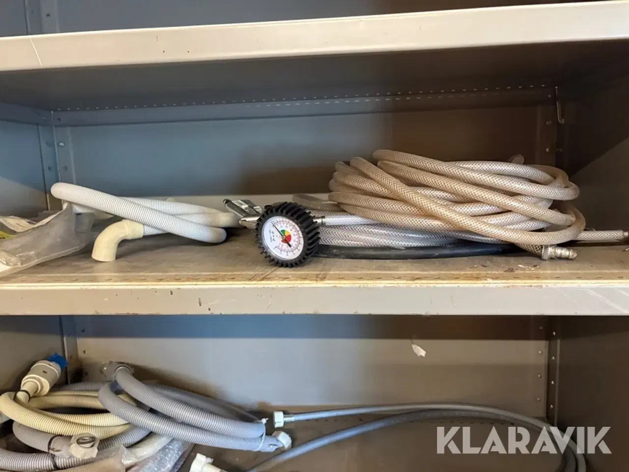 Billede 5 - Stål reoler med indhold