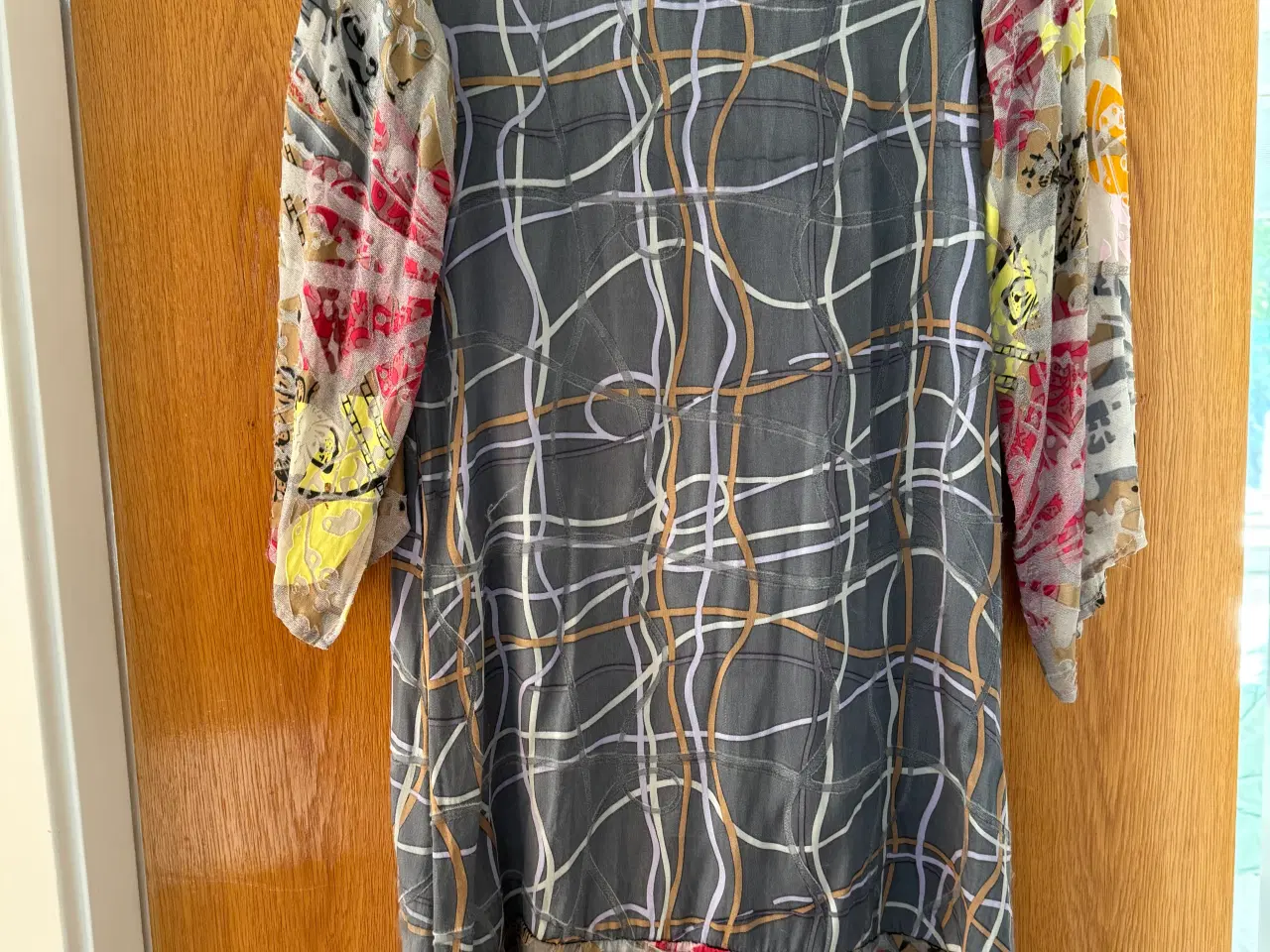 Billede 1 - Tone Baker silkekjole