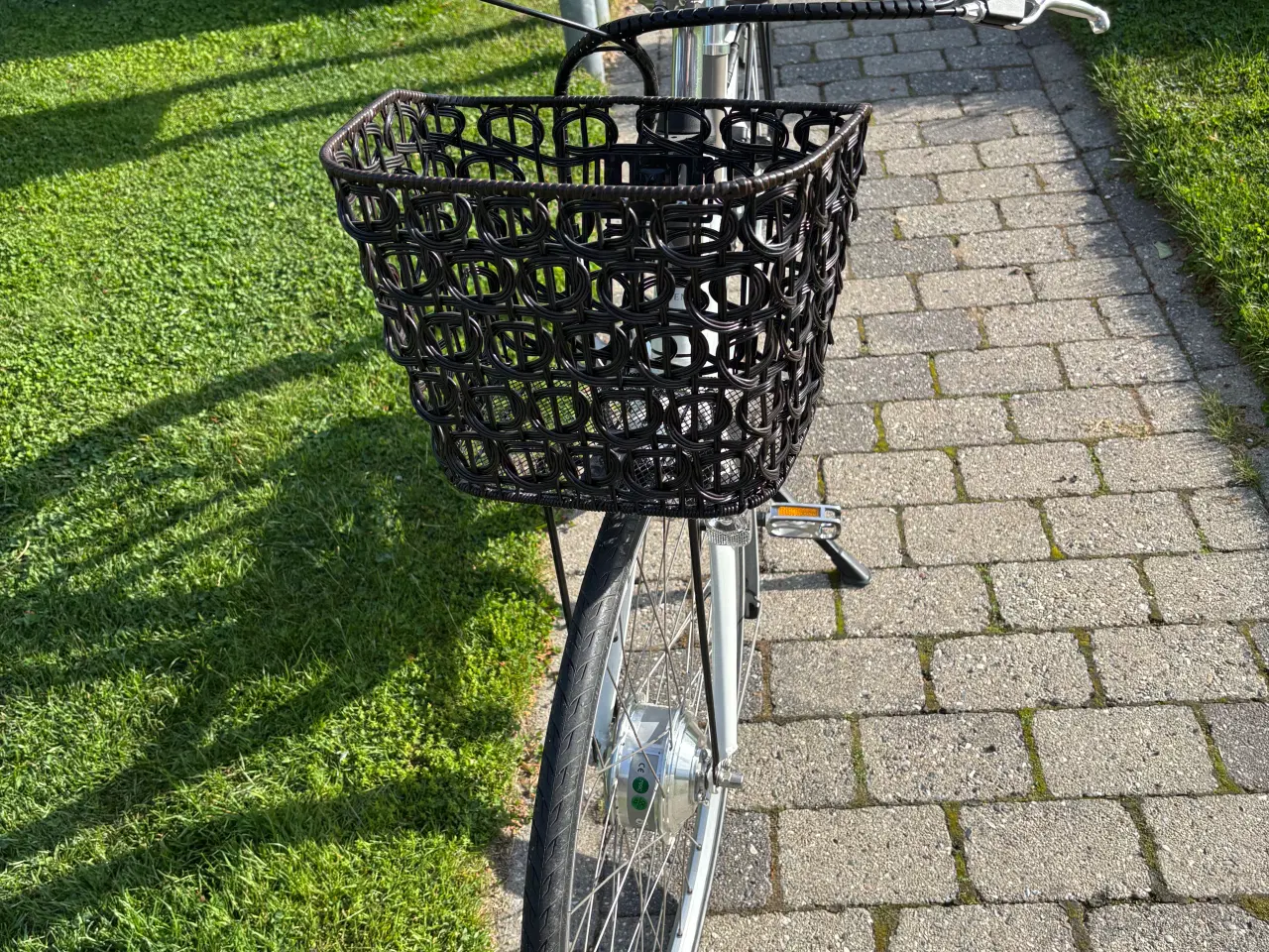 Billede 2 - Flot kildemose elcykel. Næsten ikke brugt