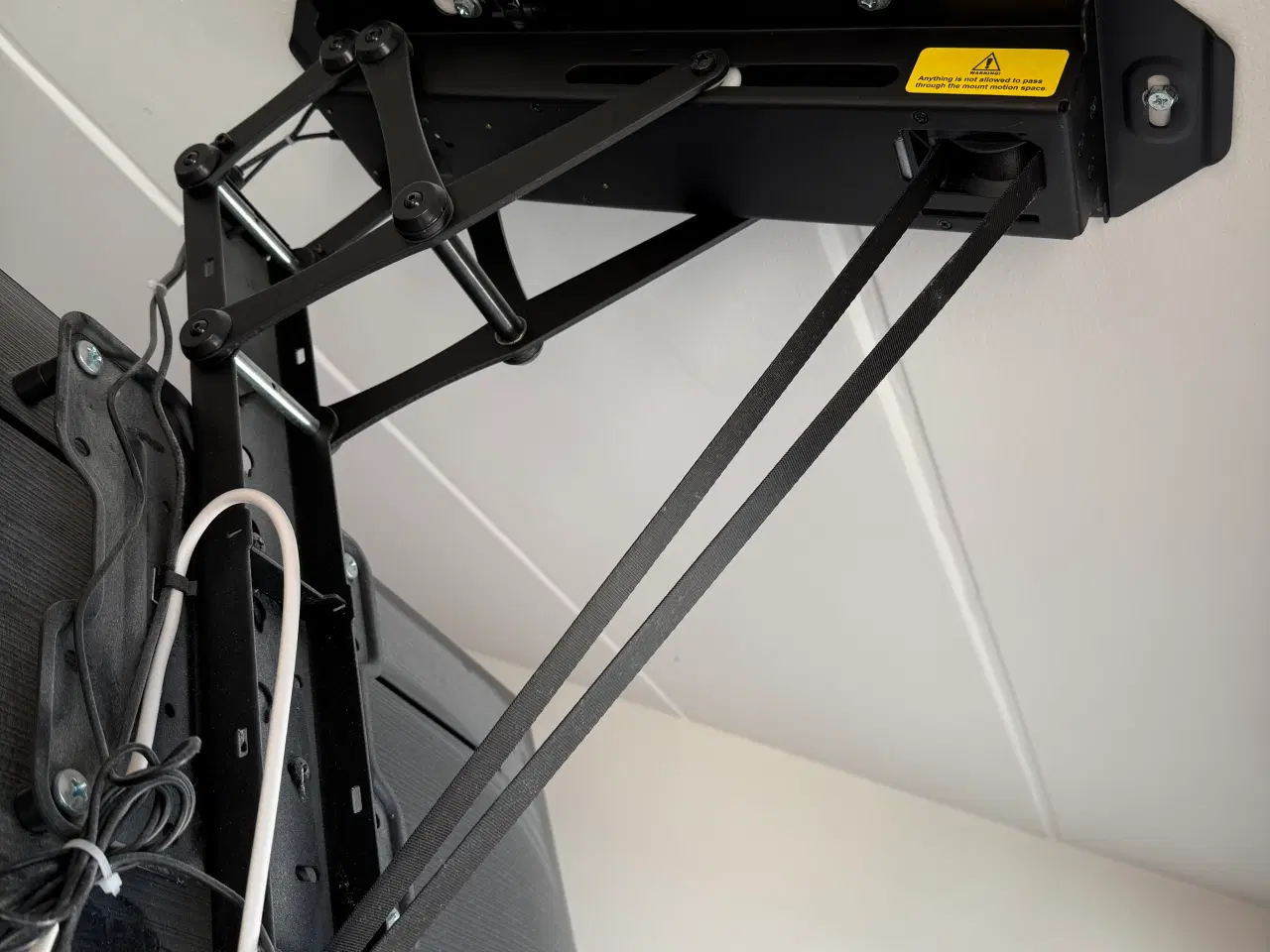 Billede 1 - loftbeslag til TV max 55", mål beslag 20 x 20 cm 