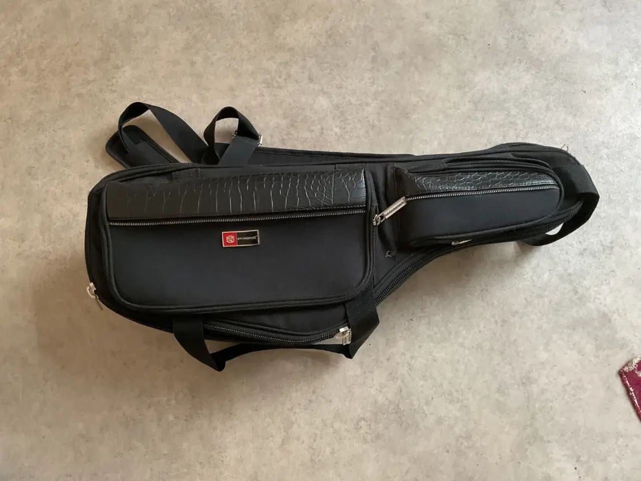 Billede 2 - Bags og straps til saxofon og trompet.