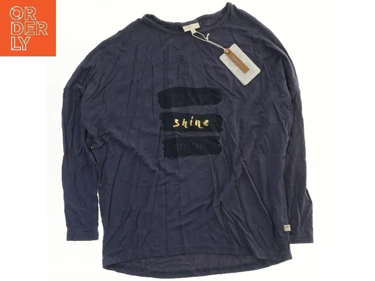 Billede 1 - Langærmet bluse med tekst fra Pomp de Lux (str. 146)