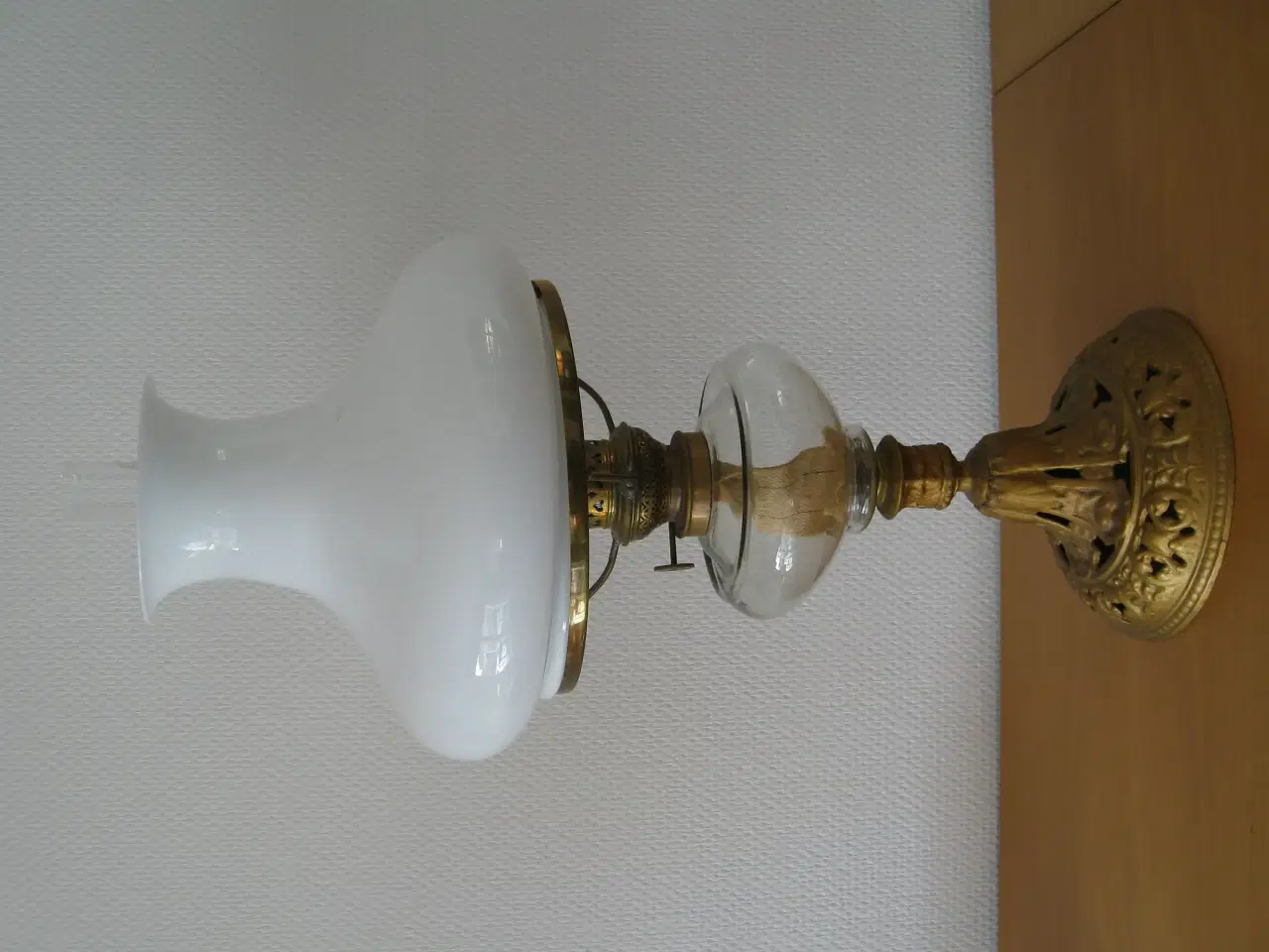 Billede 1 - Antik Petroliumslampe