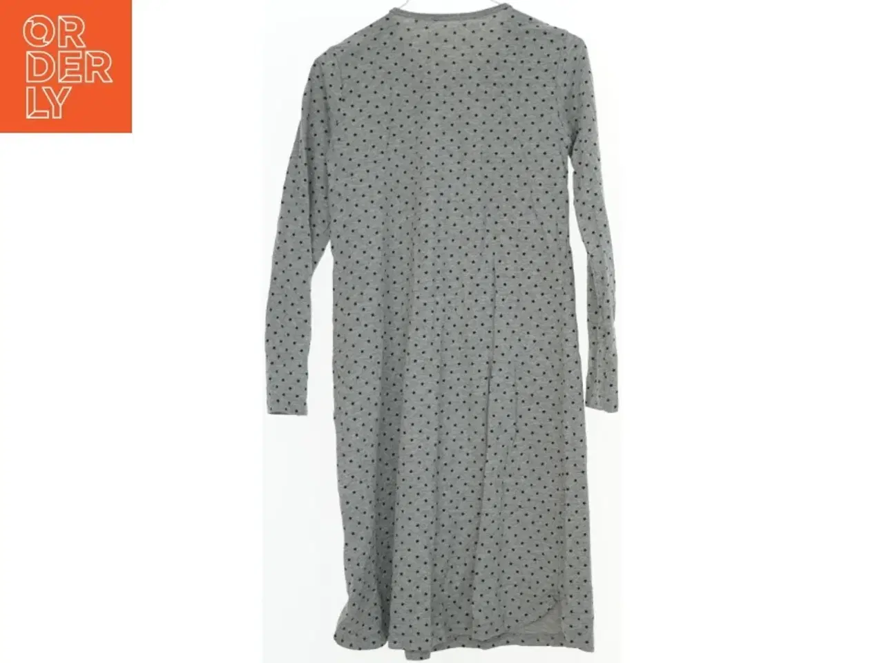 Billede 2 - Grå natkjole med mønster fra Name It (str. 134)