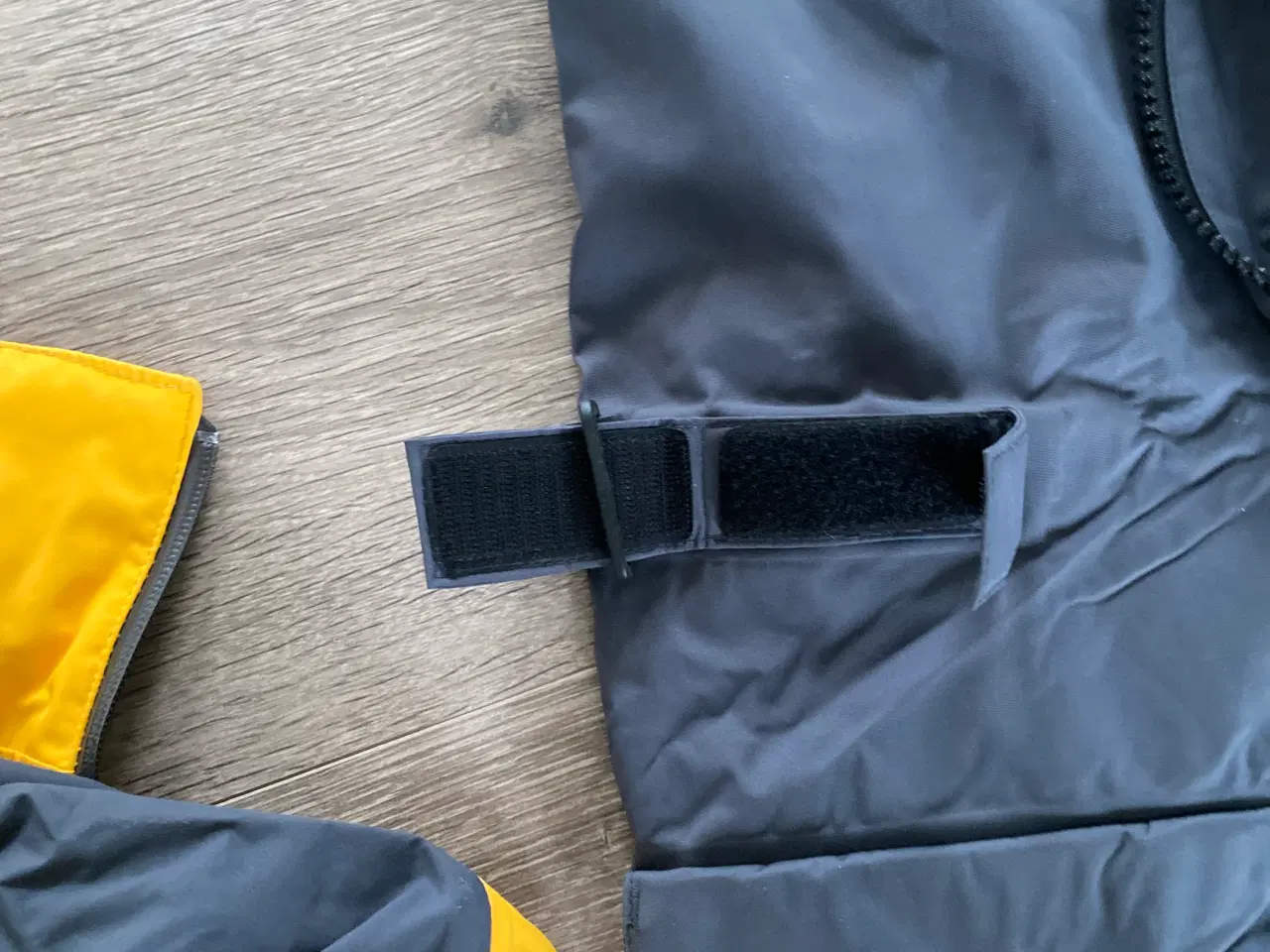 Billede 8 - MUSTO sejltøj str S    buks(10-32)