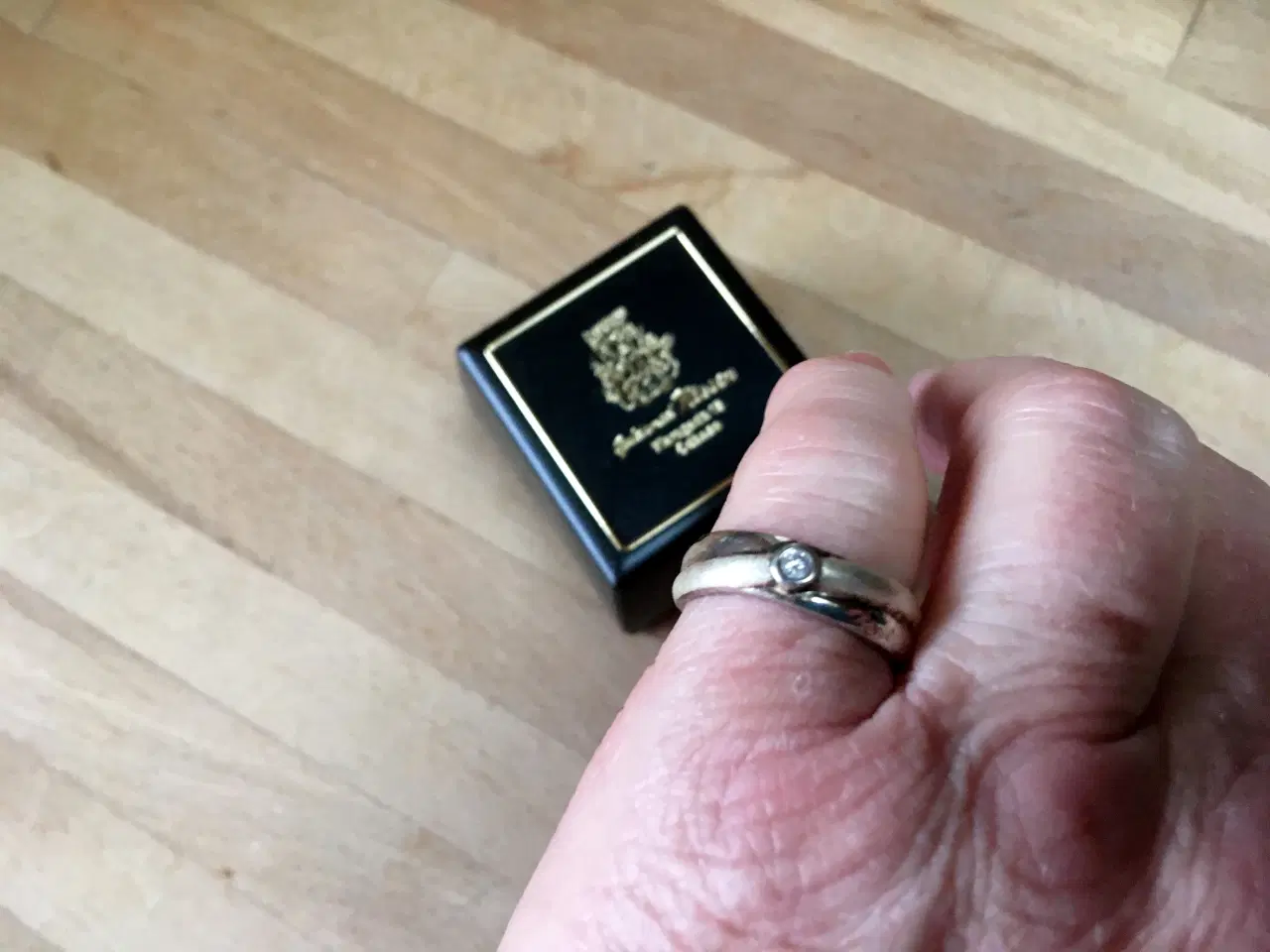 Billede 5 - Fingerring i sølv med hvid zirkon