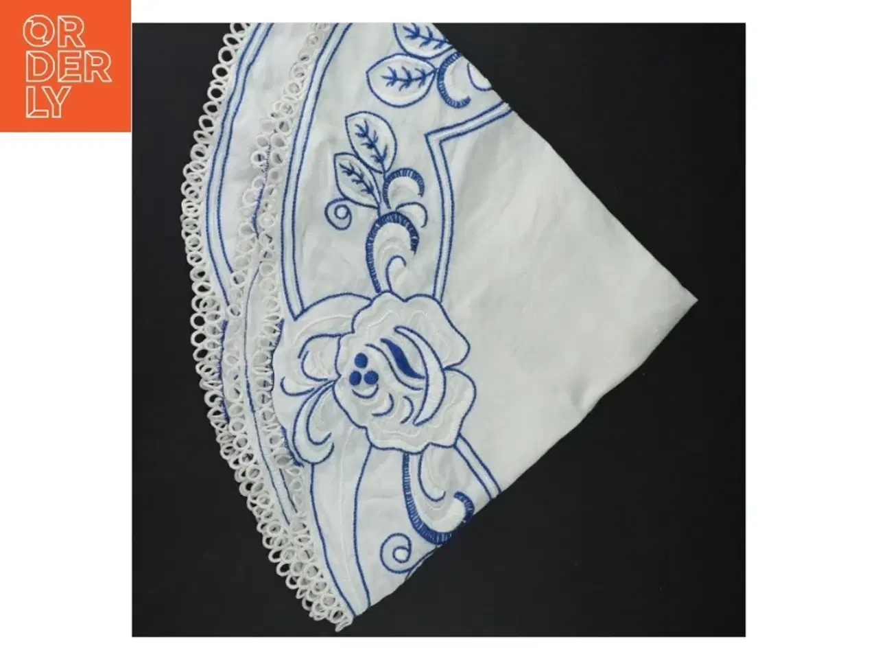 Billede 1 - Retro Rund broderet dug (str. Ø 62 cm)