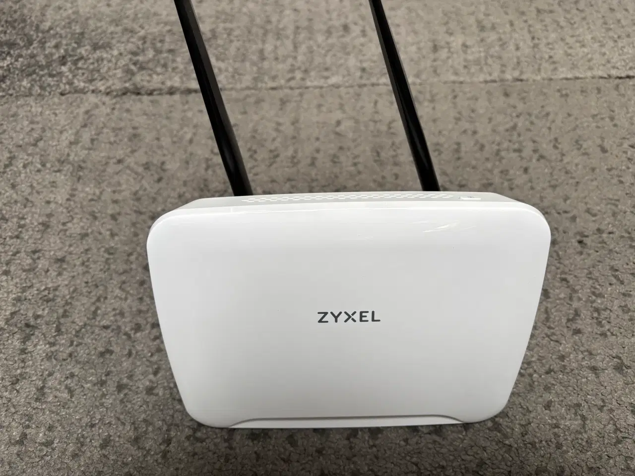 Billede 1 - Simkort router Zyxel LTE3316-M604 Trådløs router